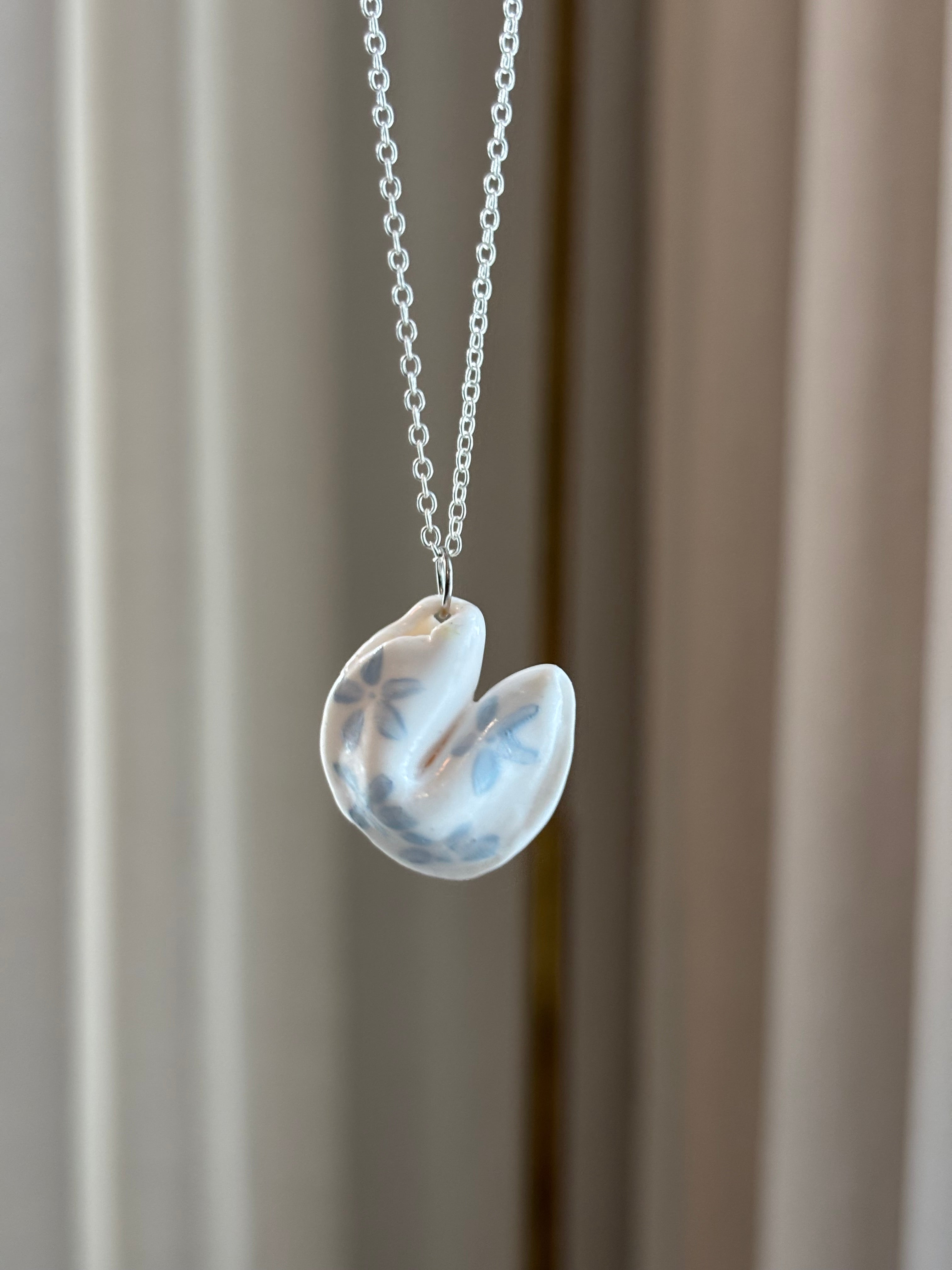 Kaulakoru Fortune S valko-sin