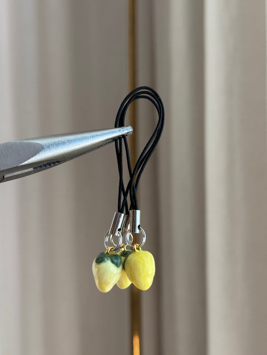 Puhelinkoru Lemon XS / musta lenkki