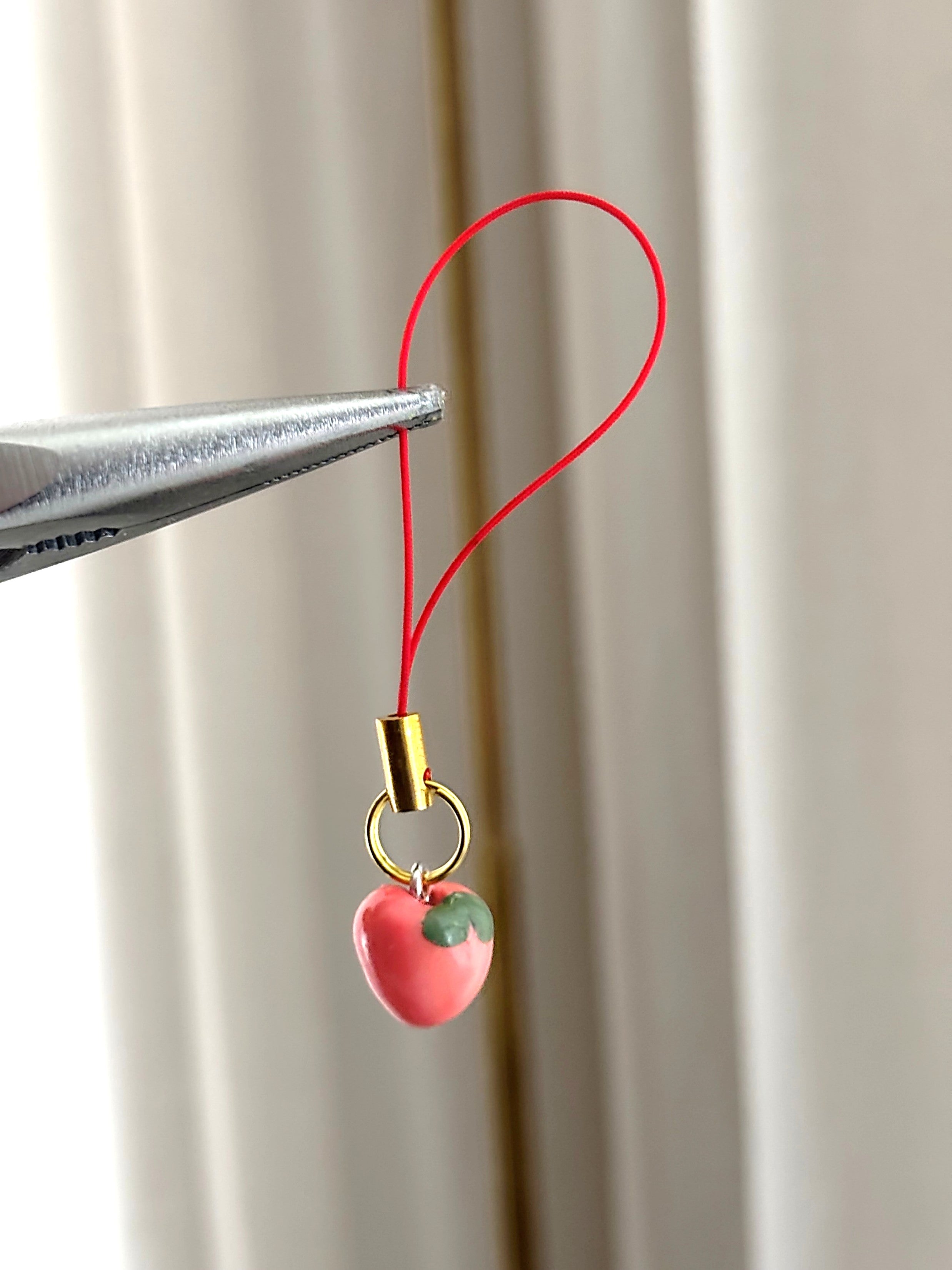 Puhelinkoru Peachy XS / punainen lenkki