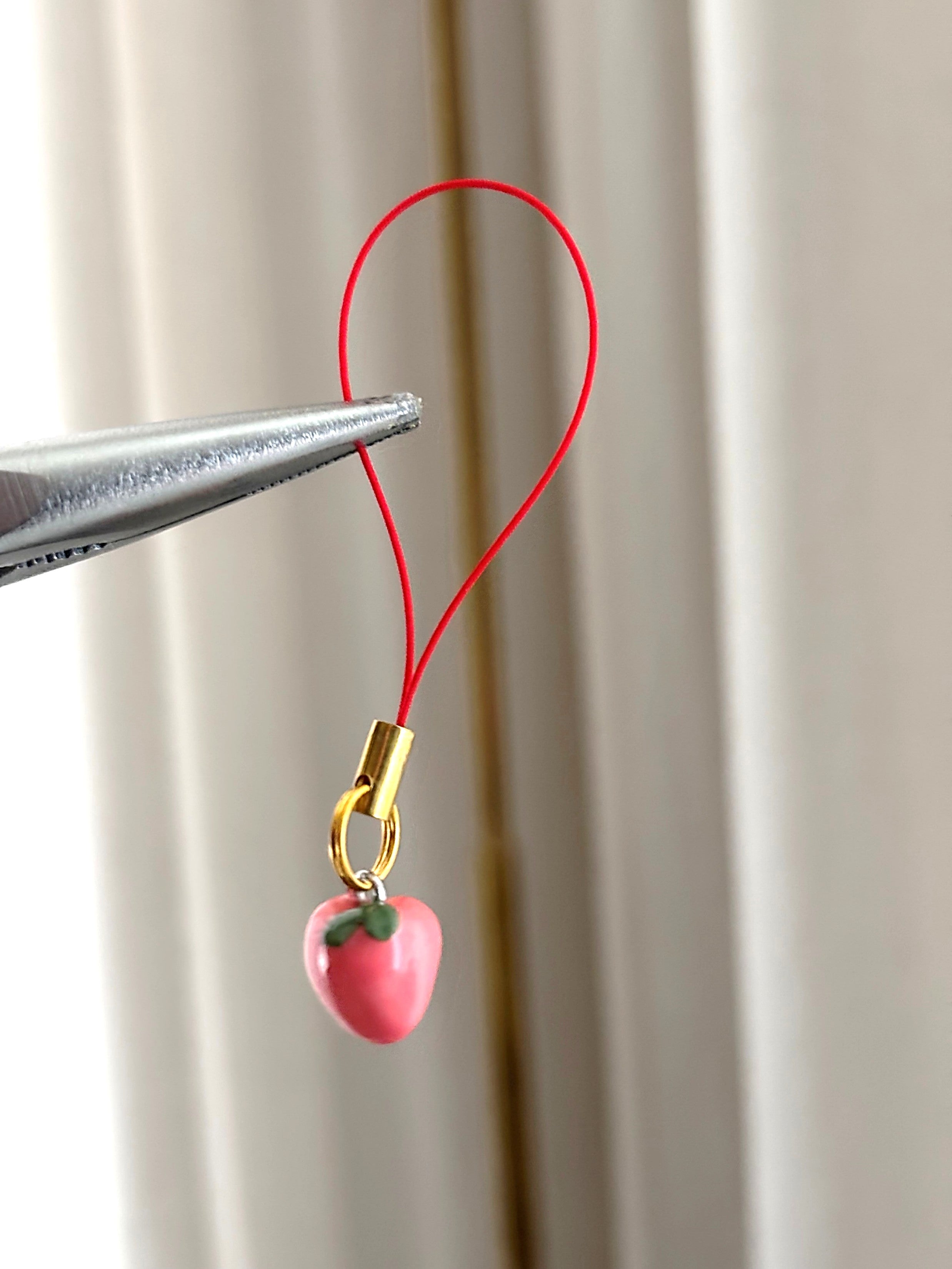 Puhelinkoru Peachy XS / punainen lenkki